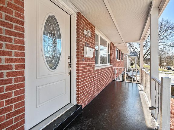 3rd image of 940 Nowlin Ave