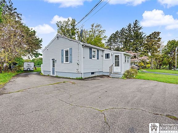 3rd image of 50 Chestnut St