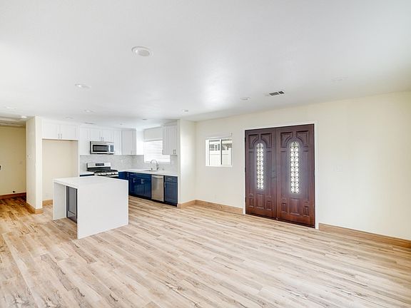 5th image of 2118 N Maple St #2118
