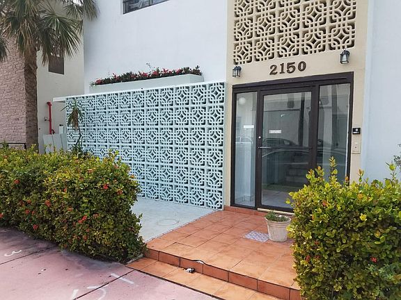 2nd image of 2150 Park Ave APT 8
