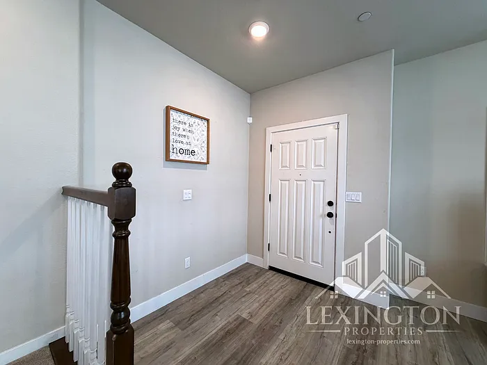 189 Hickory St — Photo 3