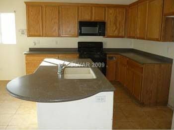 4th image of 2721 Villa Cordova Ct