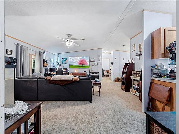 5th image of 365 Eland Dr