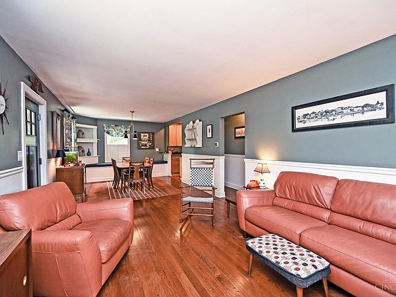 3rd image of 7010 Wooster Pike
