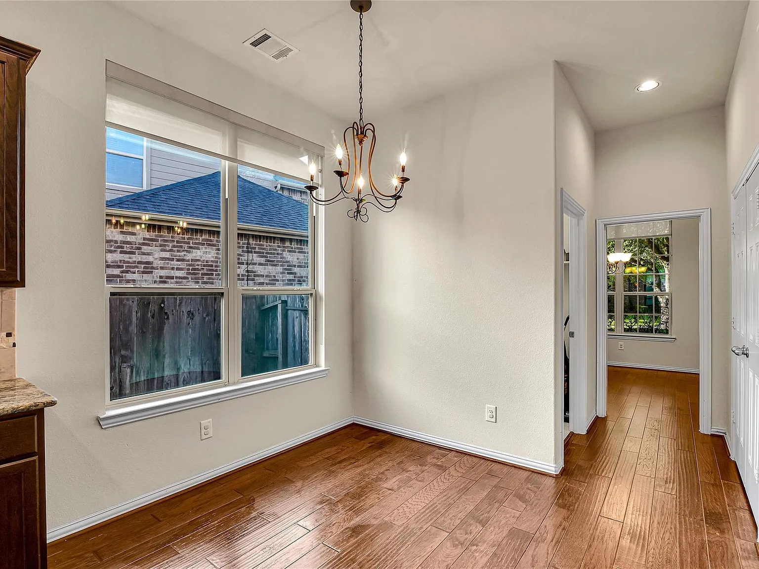 4 bed, 3.0 bath, 3025 sqft, $2,950 — Photo 4