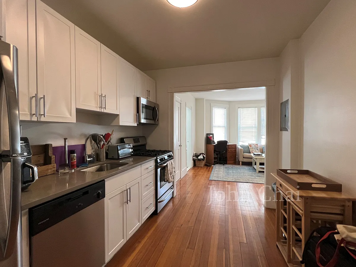 Building Photo - 83 Harvard St #4