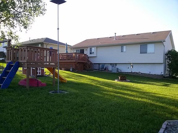 3rd image of 814 3rd Street Cir