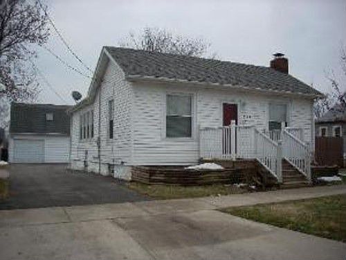 1st image of 706 Richmond St