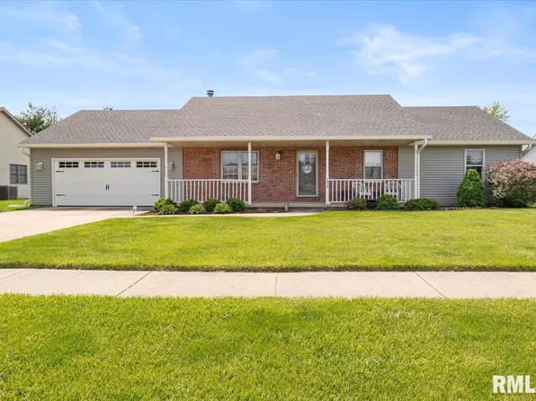 1010 Oakbrook Ave, Chatham, IL 62629