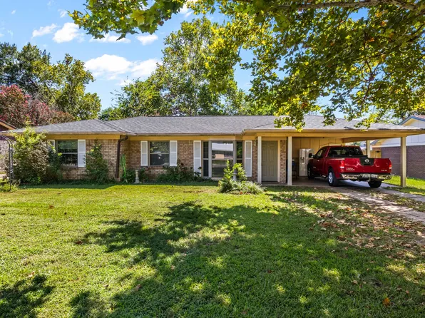 309 Henderson St, Mount Pleasant, TX 75455