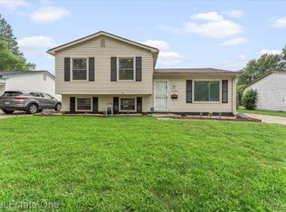 15714 Woodmont St, Romulus, MI 48174