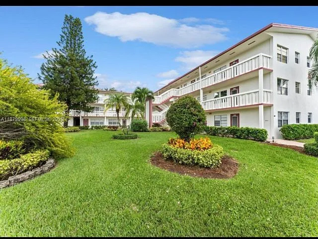 22 Brighton Dr E #22-A — Photo 1