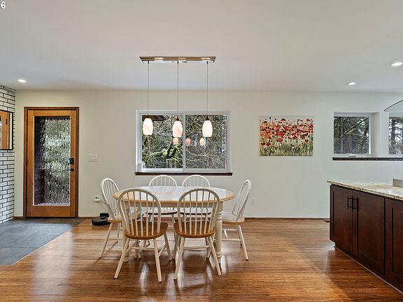 4th image of 6415 SW Terwilliger Blvd