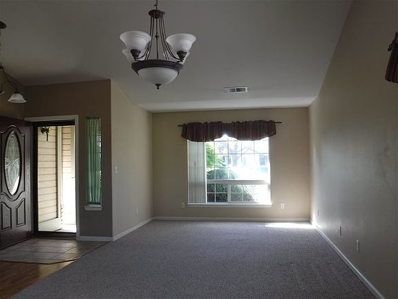 2nd image of 2081 Pheasant Dr