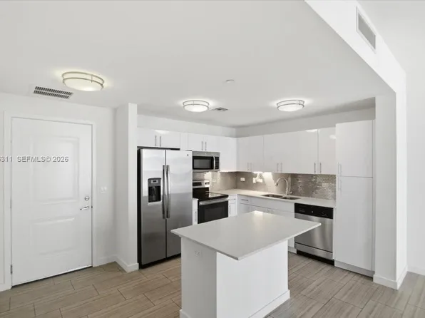 1776 Polk St APT 703, Hollywood, FL 33020