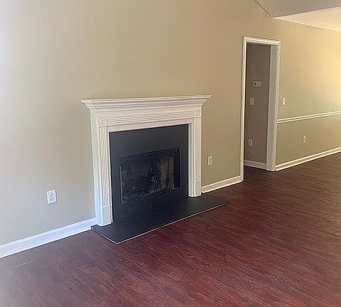 Great room/vaulted ceiling.