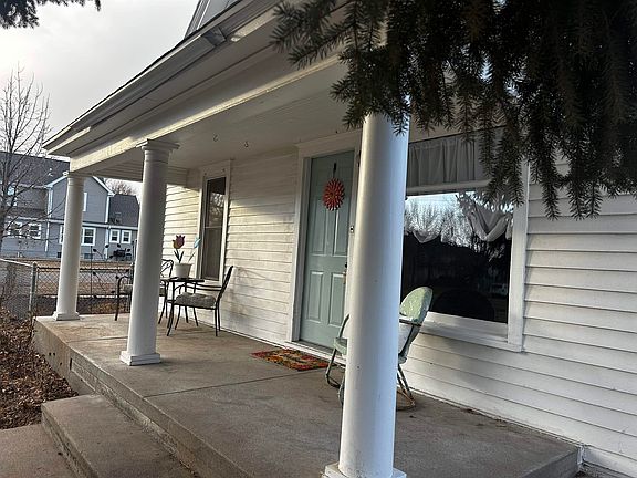2nd image of 521 W B