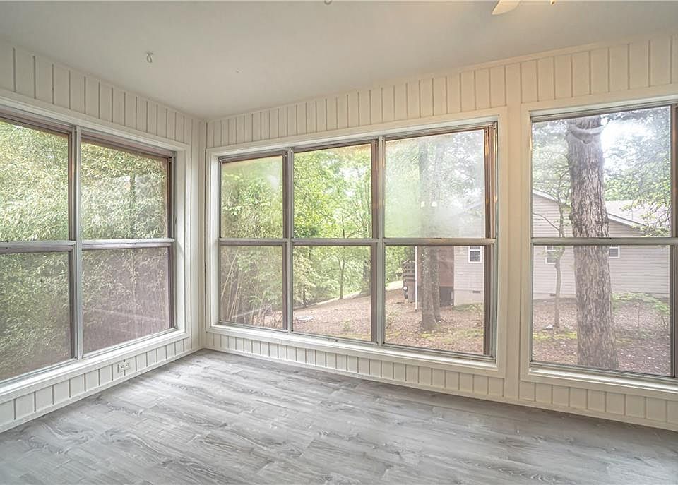 1st image of 104 Overton Dr