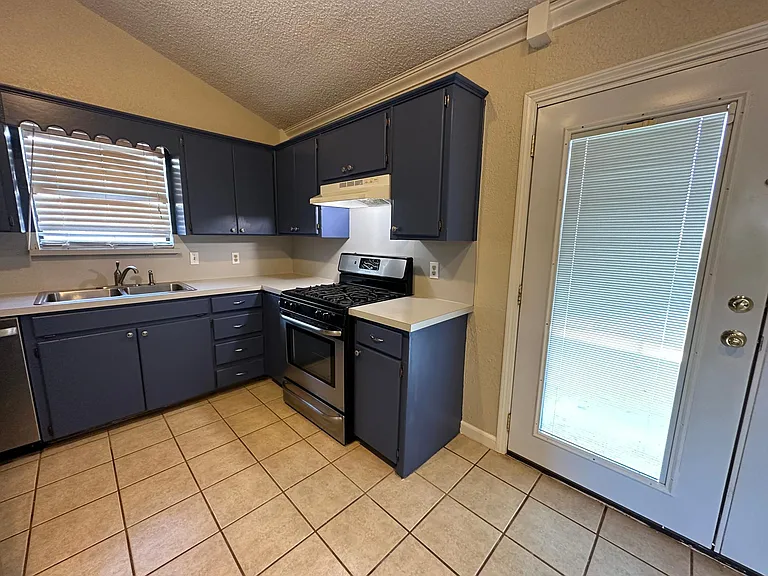 1008 N Nail Pkwy — Photo 4