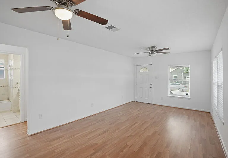 5315 Bell St — Photo 16