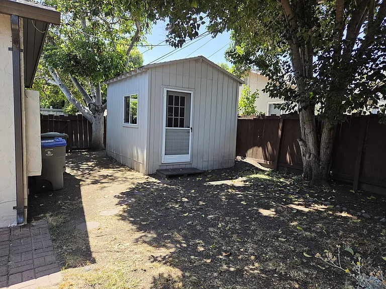 514 Piazza Dr — Photo 9