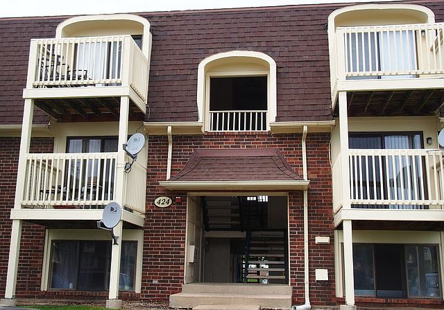 1st image of 424 Gregory Ave