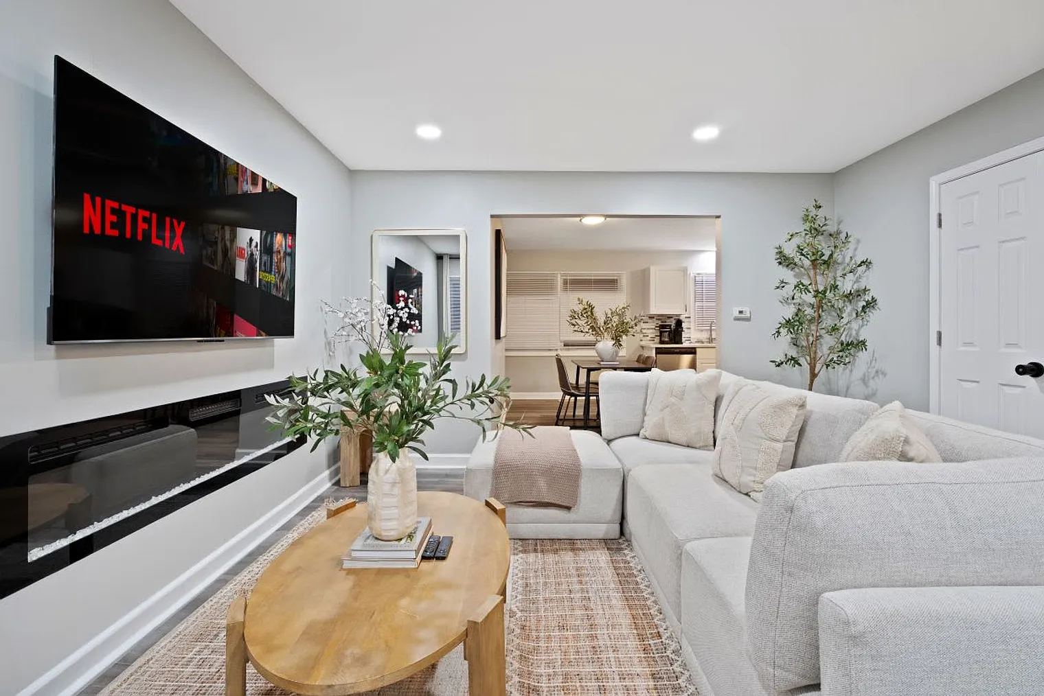 4 bed, 2.0 bath, 1291 sqft, $12,022 — Photo 3