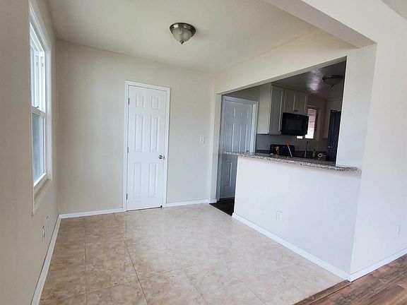 4th image of 5043 Elm St