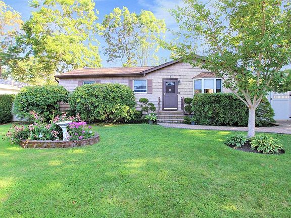 2nd image of 92 Robinwood Dr