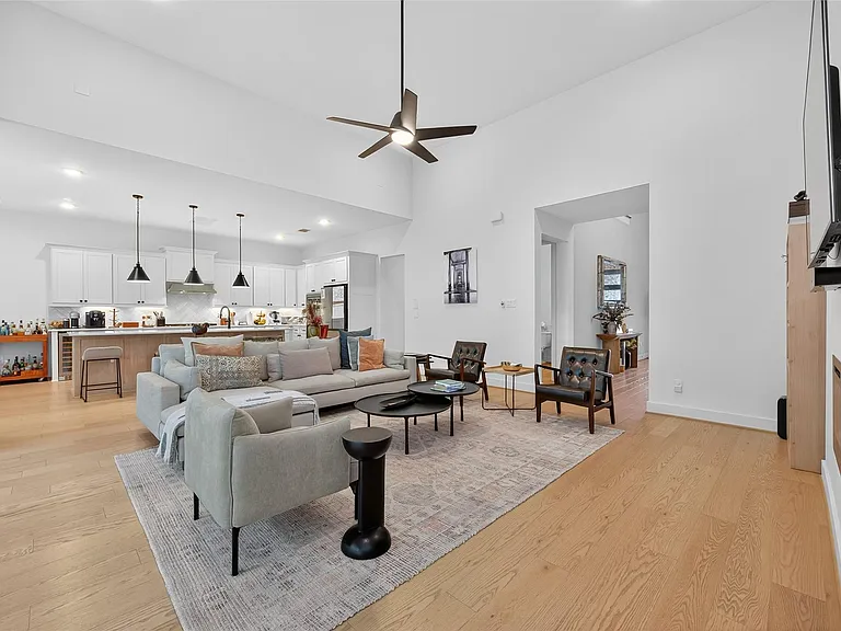 9722 Dani Lake Dr — Photo 19