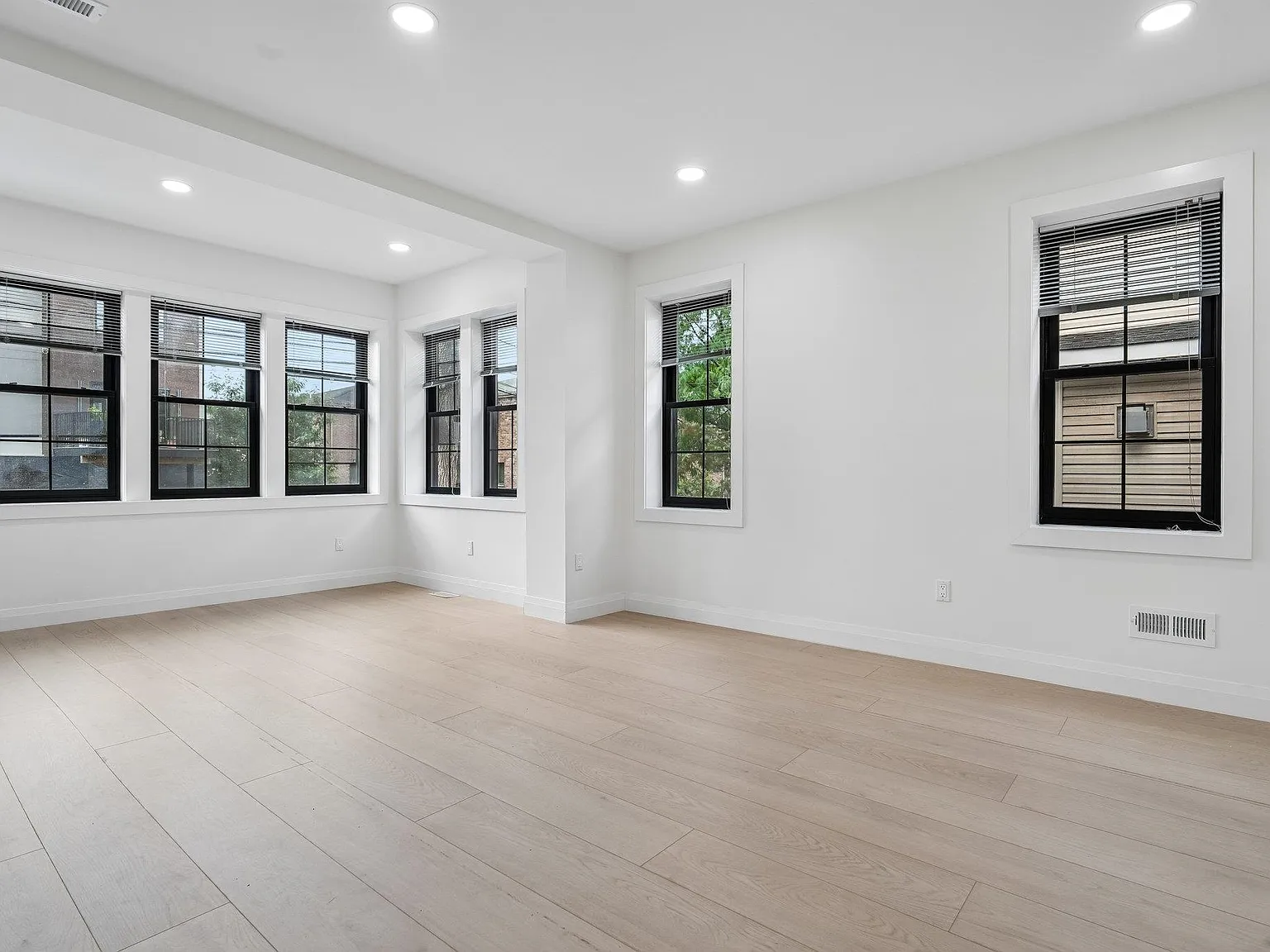 2 bed, 2.0 bath, $5,500 — Photo 3