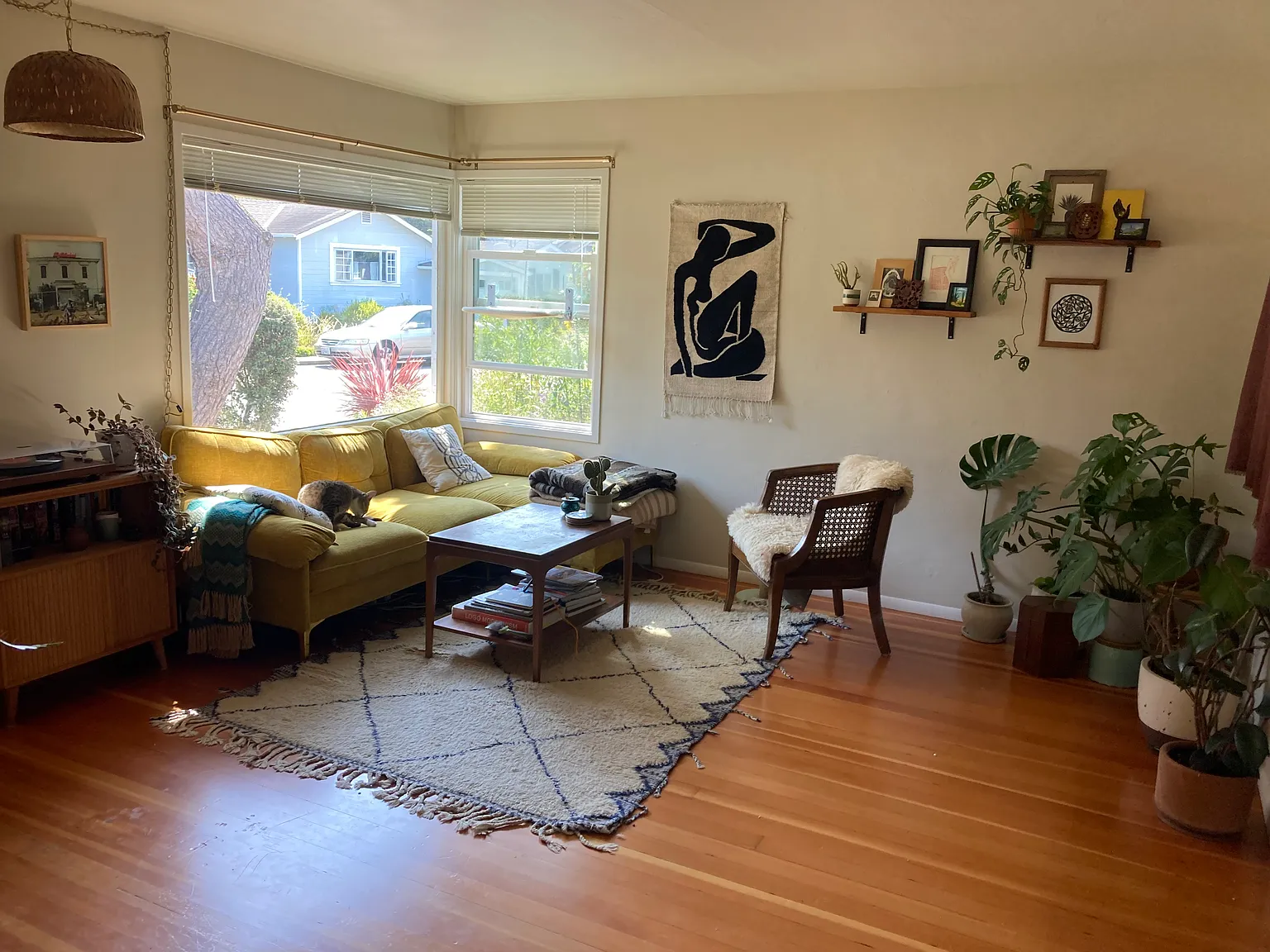2 bed, 732 sqft, $1,650 — Photo 2