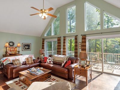 174 Kestrel Ct, Sapphire, NC, 28774