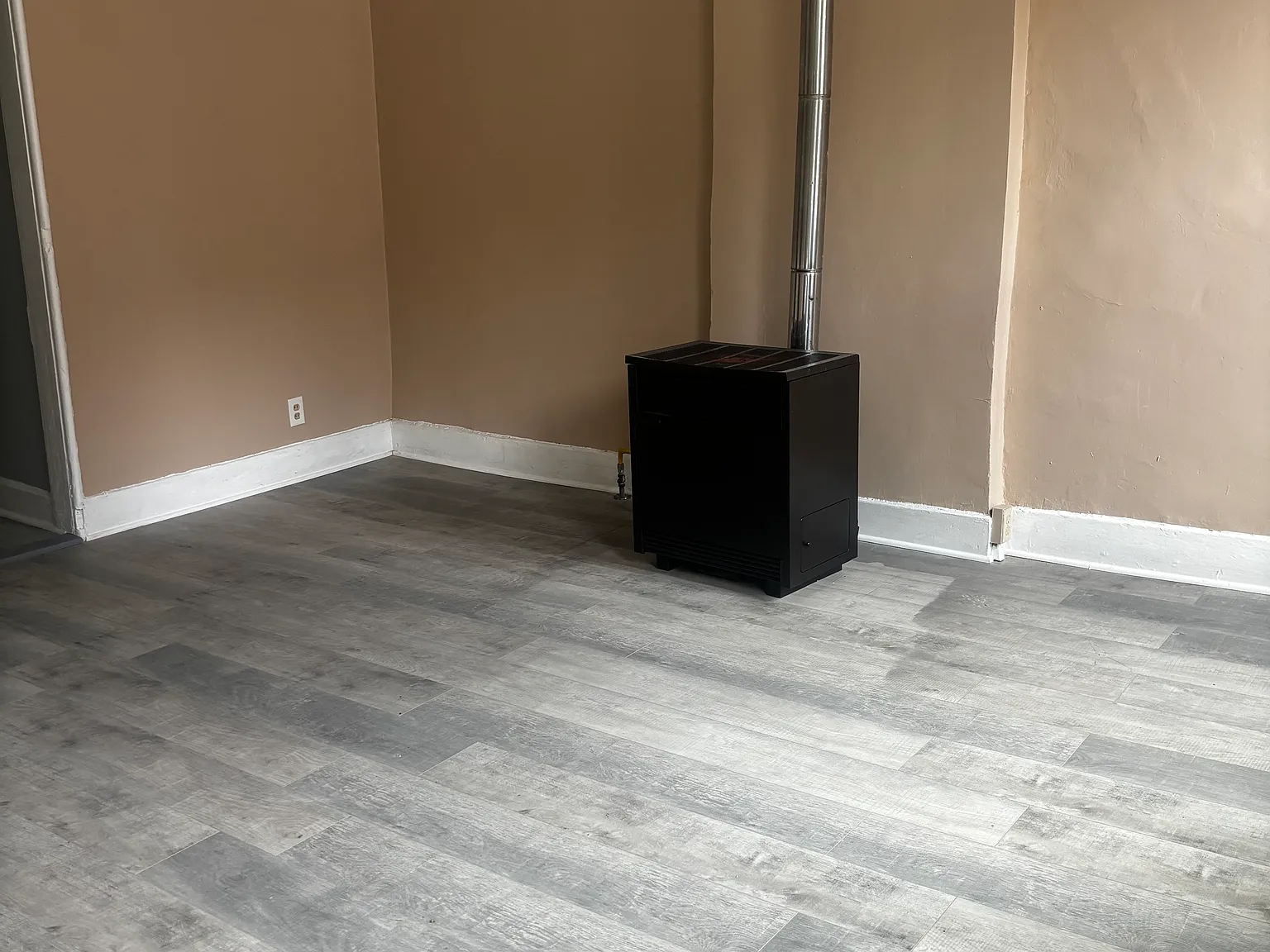2 bed, $1,250 — Photo 3