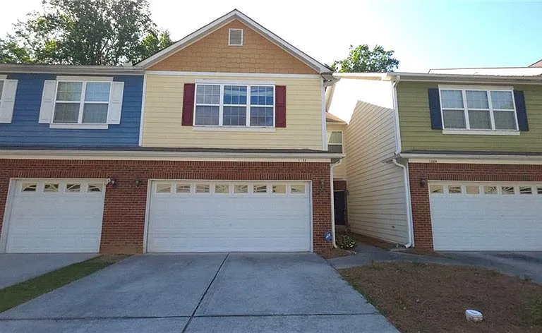 1122 Treymont Ln — Photo 1