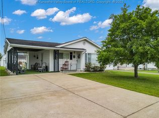 155 Cline Ave, Hurricane, WV 25526