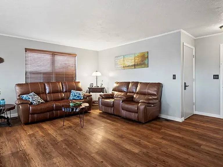 3060 Maverick Dr — Photo 2