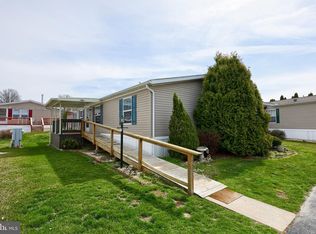 204 Bent Pine Ct N, Lancaster, PA