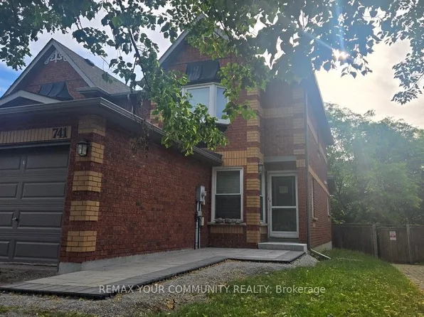 741 Caradonna Cres #25, Newmarket, ON L3X 1W5