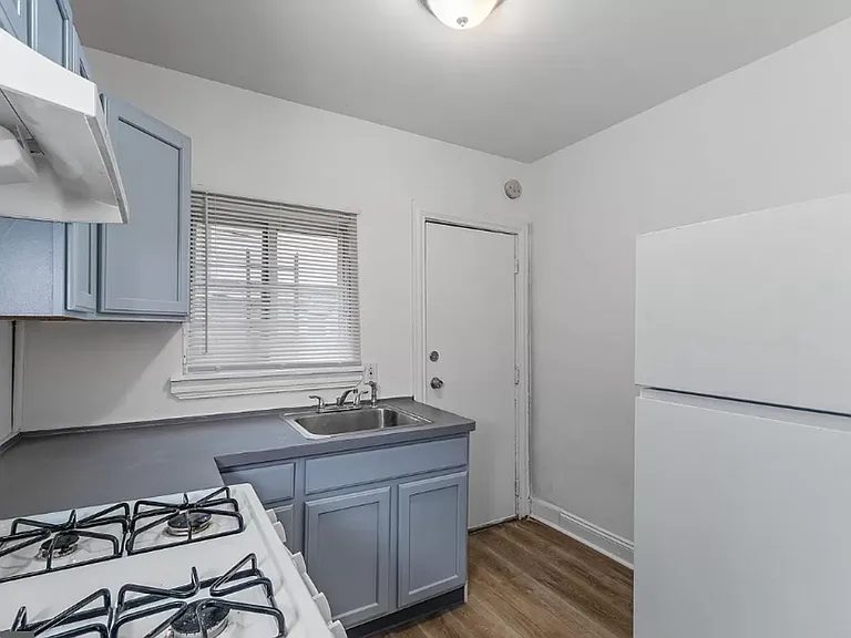 1833 N Bailey St — Photo 4