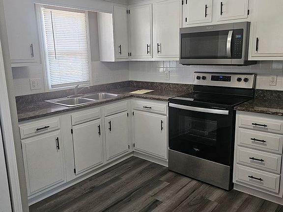 4th image of 408 Troy Rd #A