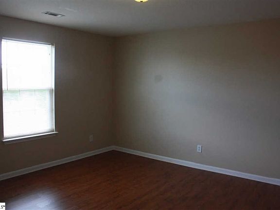 5th image of 109 Daytona Ln
