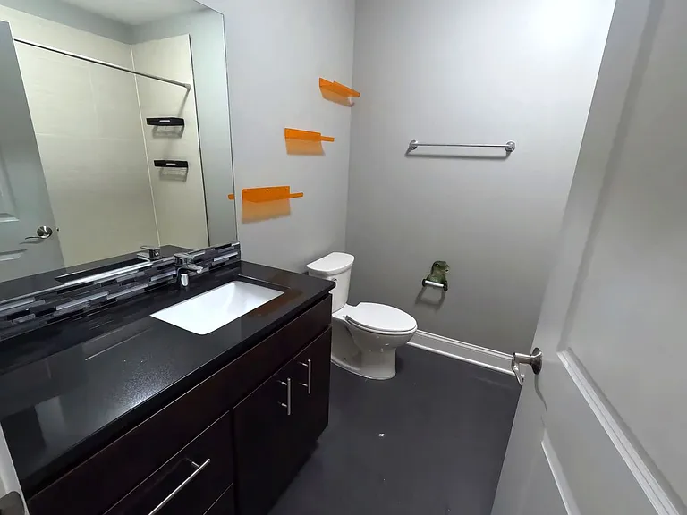 2764 N Milwaukee Ave — Photo 33