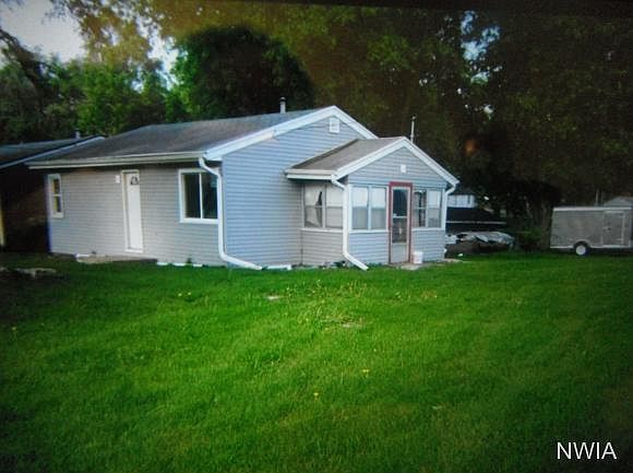 1st image of 327 Leonard St