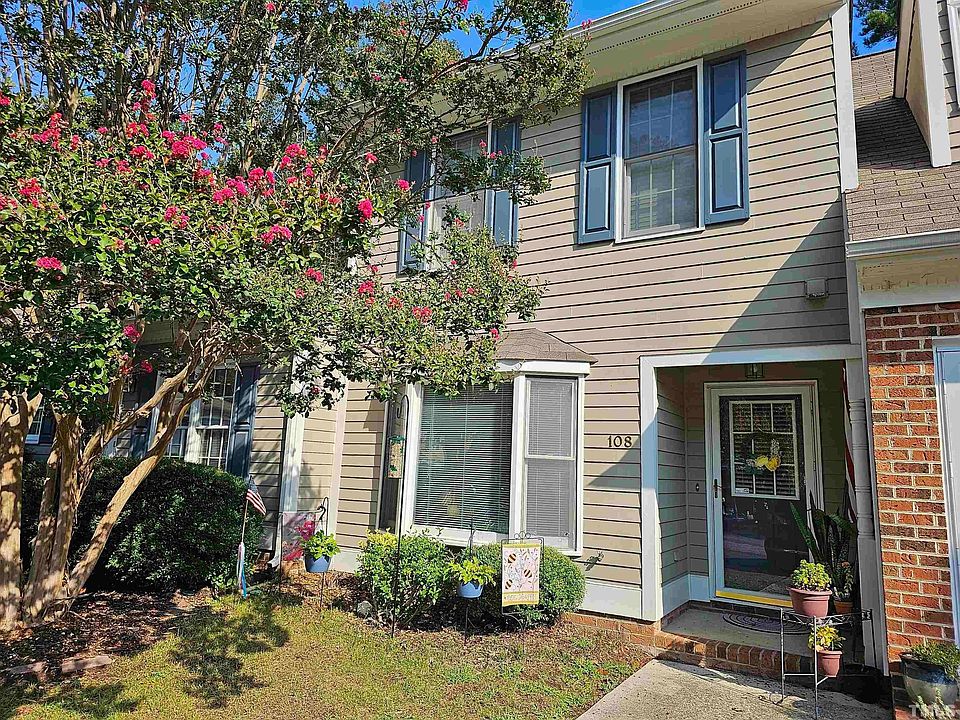 1st image of 108 Forest Oaks Dr