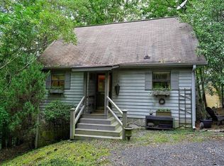 114 Blackberry Falls Ct, Ellijay, GA 30536