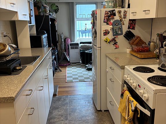 4th image of 2235 W 6th Ave
