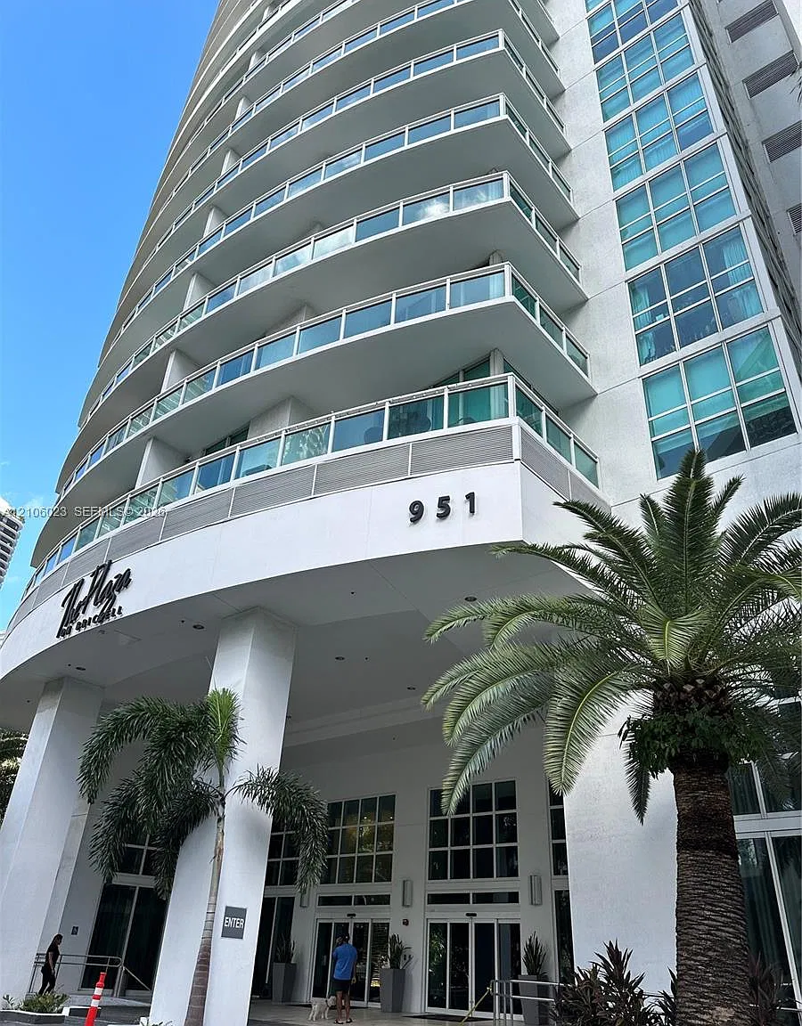 The Plaza 901 Brickell Co — Photo 3