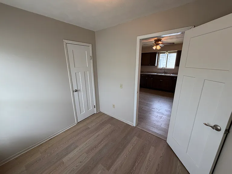2111 Lincoln Ave — Photo 11