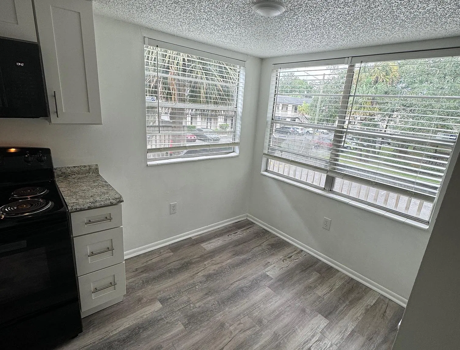 2 bed, 1.5 bath, 1250 sqft, $1,629 — Photo 4